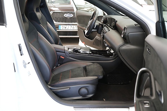 Mercedes-Benz A180 11 of 24