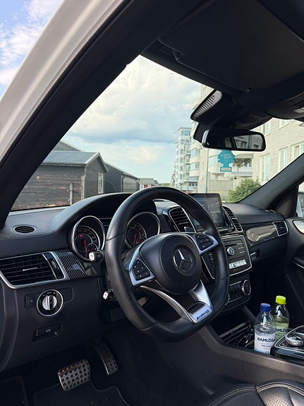 Mercedes-Benz GLS63 10 of 19