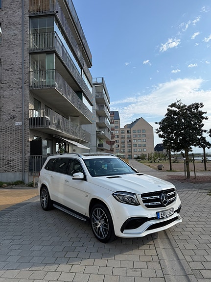 Mercedes-Benz GLS63 3 of 19
