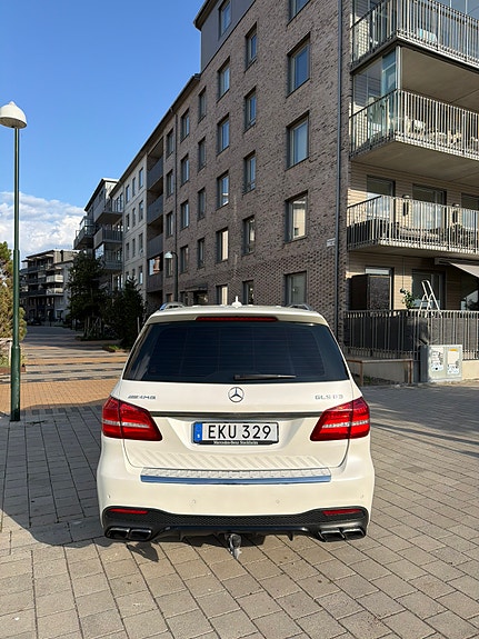Mercedes-Benz GLS63 5 of 19