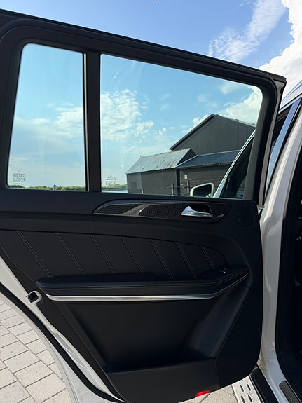 Mercedes-Benz GLS63 13 of 19
