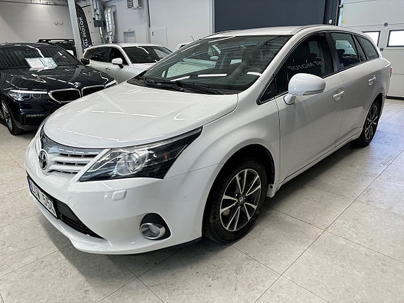 Toyota Avensis 4 of 17
