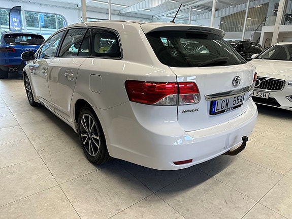Toyota Avensis 5 of 17