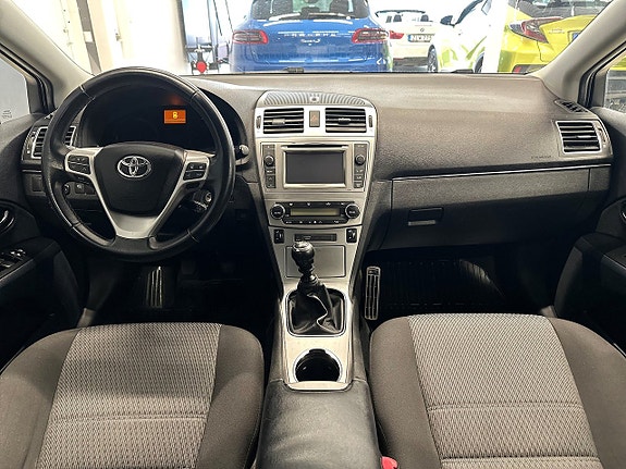 Toyota Avensis 10 of 17