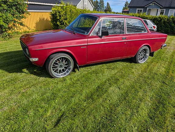 Volvo 142 2 of 5