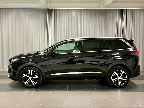 Peugeot 5008 2 of 17
