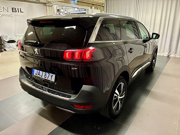 Peugeot 5008 3 of 17