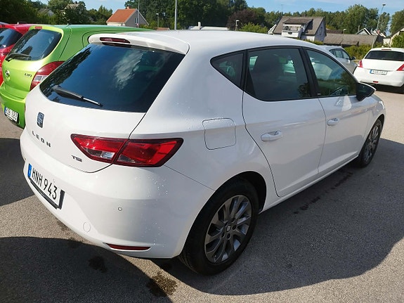 Seat Leon 2 of 3
