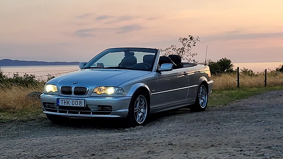 BMW 330Ci 2 of 6
