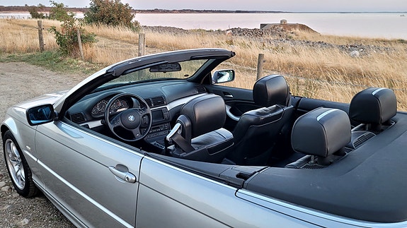 BMW 330Ci 4 of 6