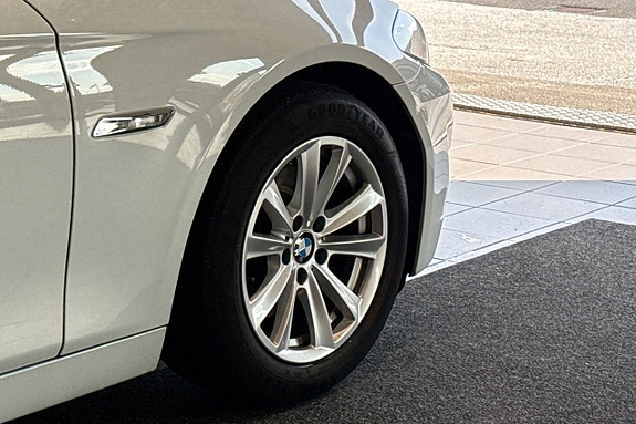 BMW 520d 8 of 30