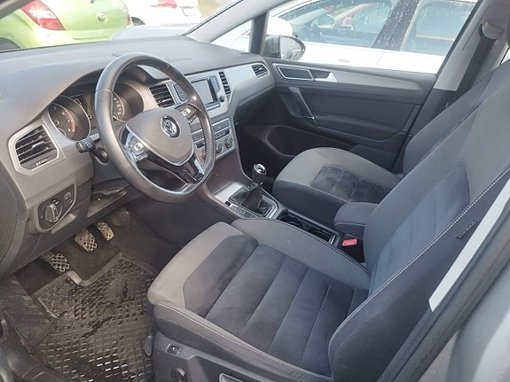 Volkswagen Golf Sportsvan 3 of 3