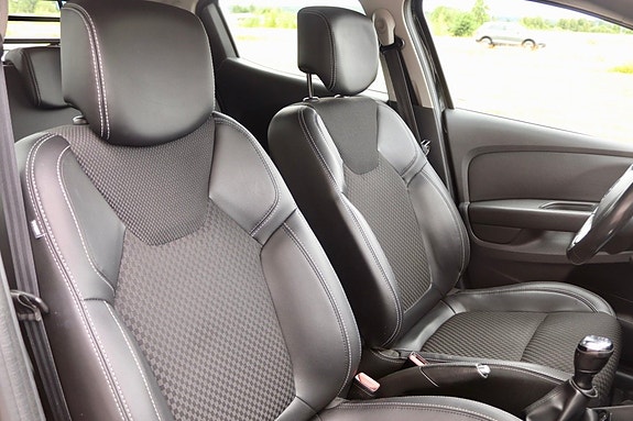 Renault Clio IV 12 of 17