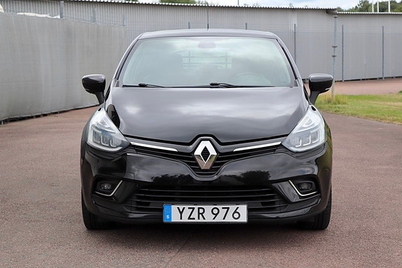 Renault Clio IV 2 of 17