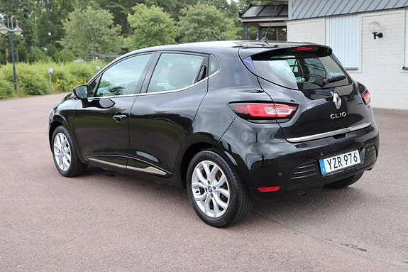 Renault Clio IV 4 of 17