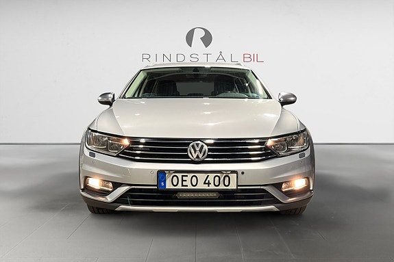 Volkswagen Passat Alltrack 10 of 19