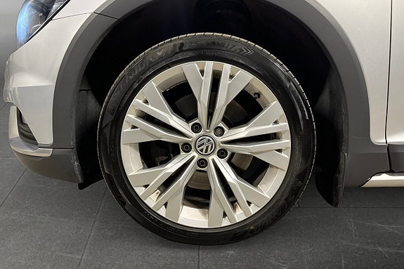 Volkswagen Passat Alltrack 18 of 19