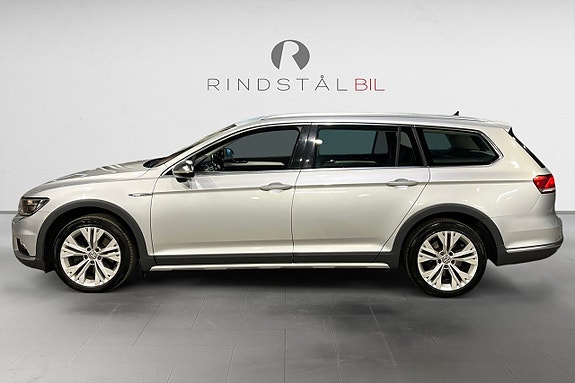 Volkswagen Passat Alltrack 4 of 19