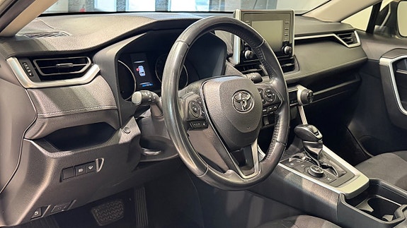 Toyota RAV4 5 of 15