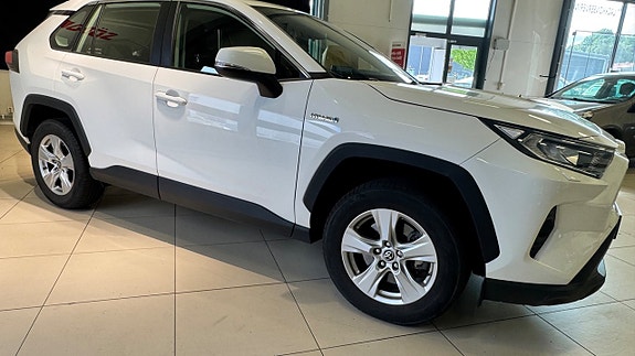 Toyota RAV4 15 of 15