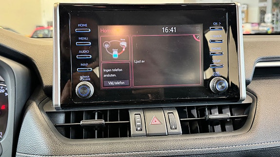 Toyota RAV4 9 of 15