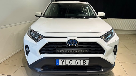 Toyota RAV4 3 of 15