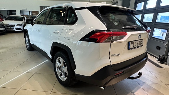 Toyota RAV4 12 of 15