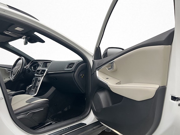 Volvo V40 Cross Country 25 of 30