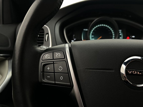 Volvo V40 Cross Country 14 of 30