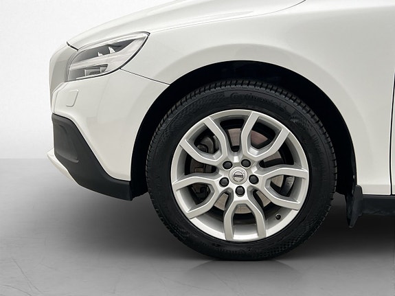 Volvo V40 Cross Country 26 of 30