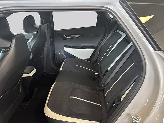 Kia EV6 9 of 16