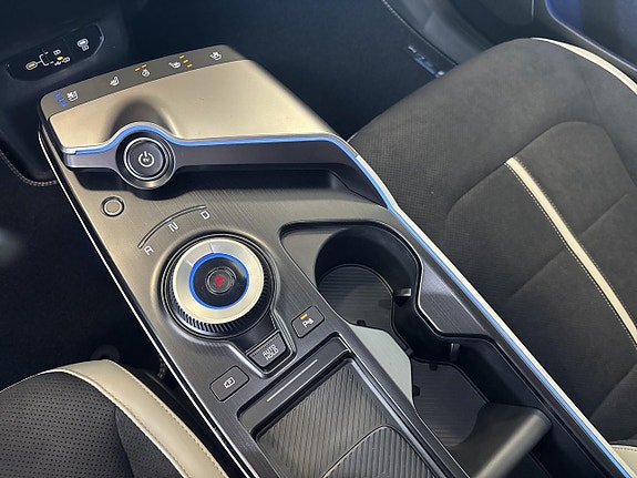 Kia EV6 12 of 16