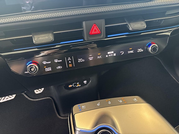 Kia EV6 13 of 16