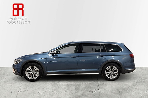 Volkswagen Passat Alltrack 2 of 6