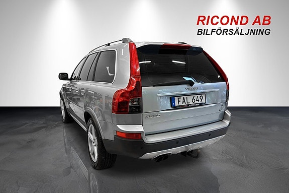 Volvo XC90 11 of 17