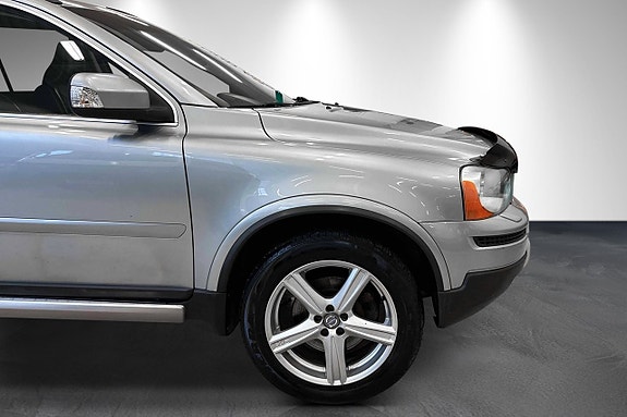 Volvo XC90 4 of 17