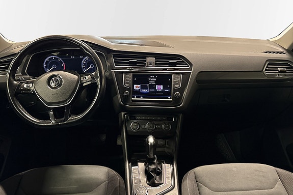Volkswagen Tiguan 4 of 6