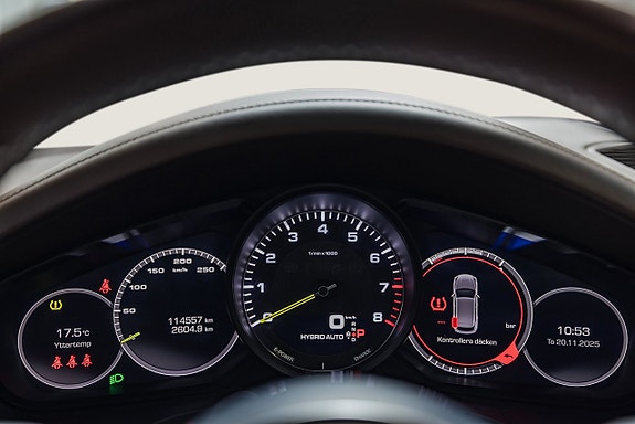 Porsche Cayenne 20 of 30