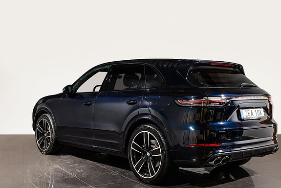 Porsche Cayenne 7 of 30