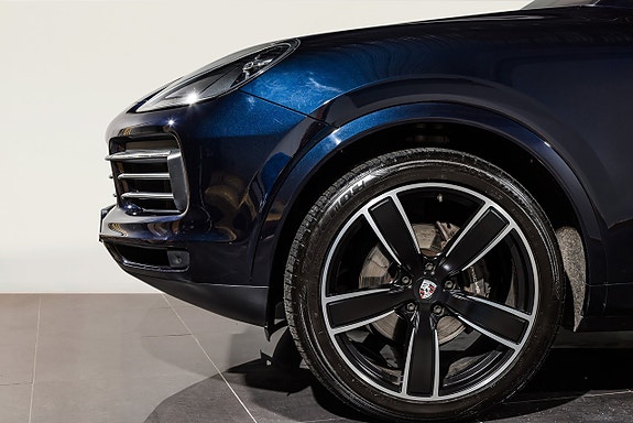 Porsche Cayenne 4 of 30