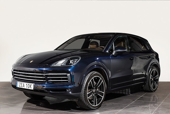 Porsche Cayenne 2 of 30