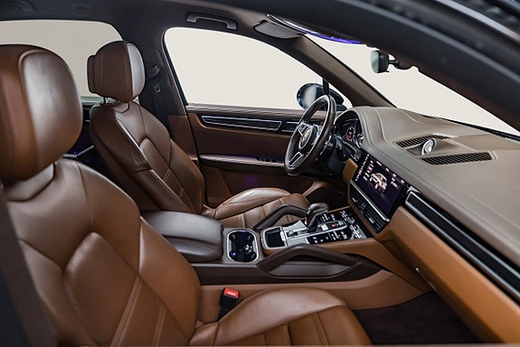 Porsche Cayenne 27 of 30
