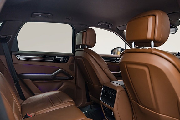 Porsche Cayenne 30 of 30