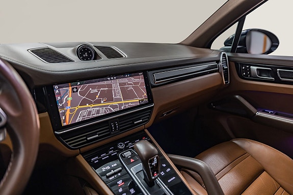 Porsche Cayenne 22 of 30