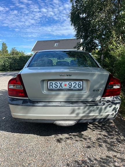 Volvo S80 3 of 5