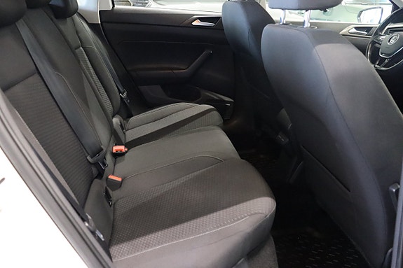 Volkswagen Polo 10 of 24