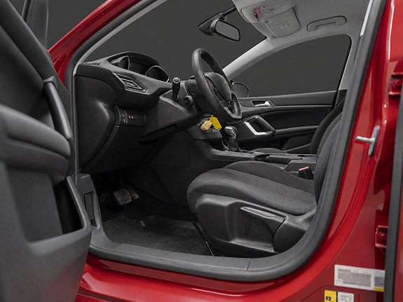 Peugeot 308 SW 7 of 18
