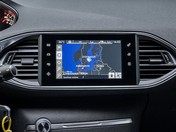 Peugeot 308 SW 11 of 18