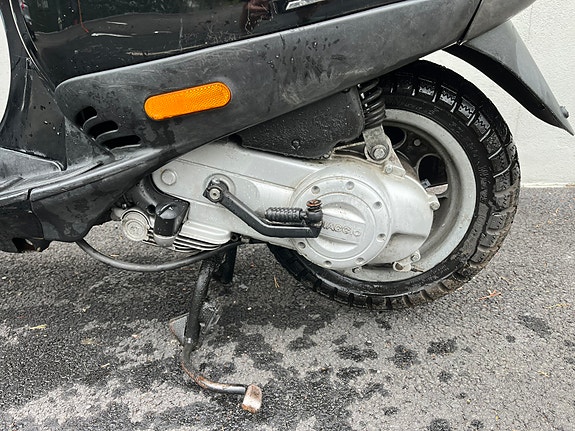 Piaggio Vespa 4 of 5