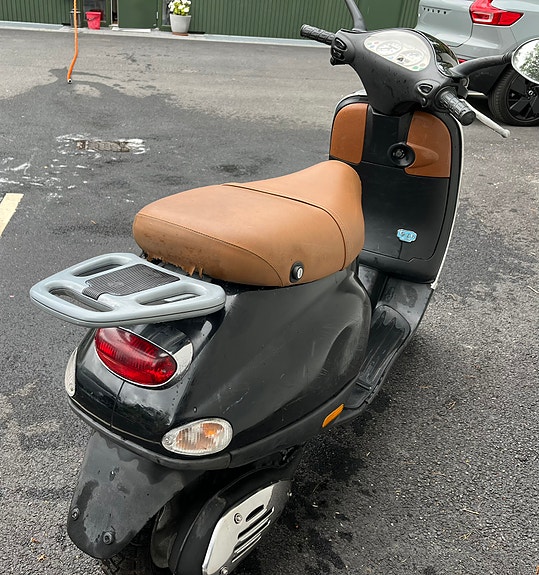 Piaggio Vespa 2 of 5